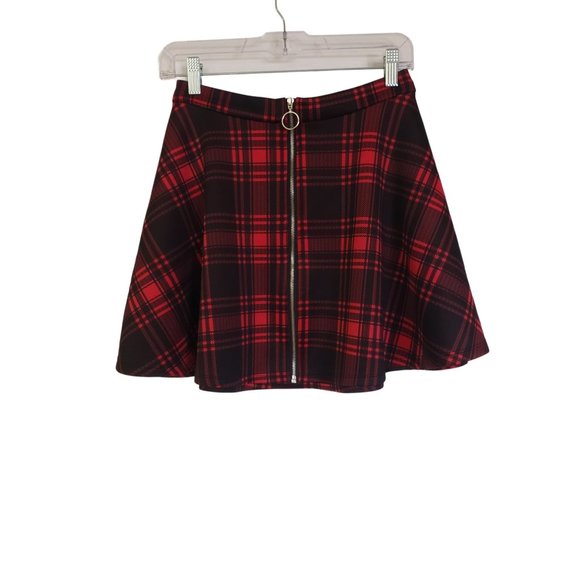 Hot Topic Dresses & Skirts - HOT TOPIC PLAID MINI SKIRT SIZE SMALL MEDIUM ZIPPER FRONT RED BLACK